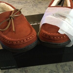 Womens Tempu-Pedic Slippers Suede NIB Size 6